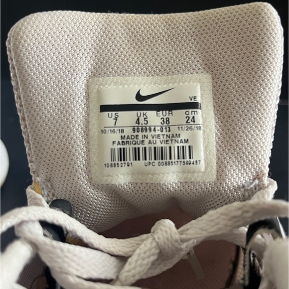 Nike Downshifter 8 Running Shoes. Gray and Black with Pink Foam. Women’s size 7 - Picture 11 of 12